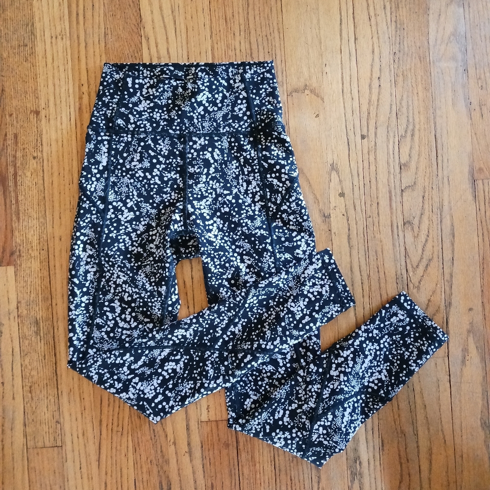 Lululemon Black and White Leggings